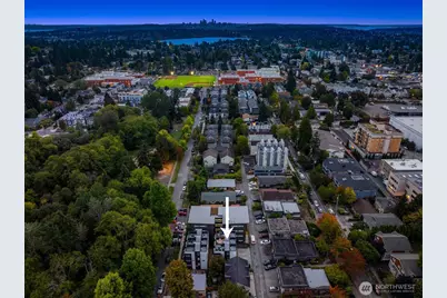 9553 Ashworth Avenue N #B, Seattle, WA 98103 - Photo 22