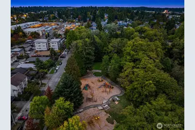 9553 Ashworth Avenue N #B, Seattle, WA 98103 - Photo 24