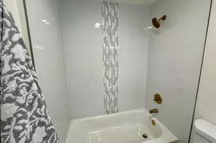 220 SW Clark St, Issaquah, WA 98027 - Photo 4