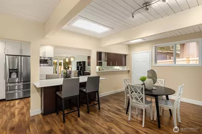 16214 NE 24th Street, Bellevue, WA 98008 - Photo 10