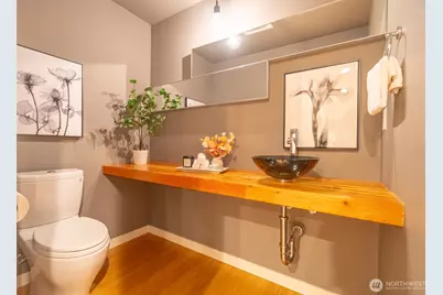 4413 Meridian Avenue N, Seattle, WA 98103 - Photo 10