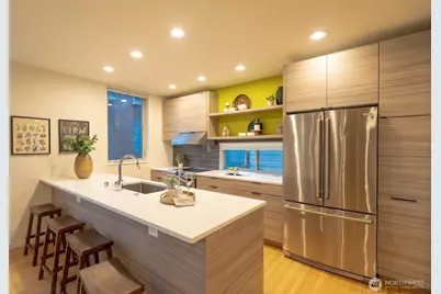 4413 Meridian Avenue N, Seattle, WA 98103 - Photo 6