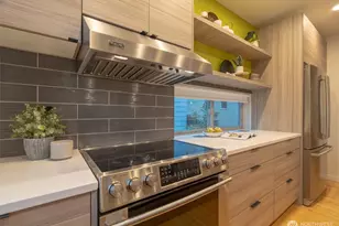 4413 Meridian Ave N, Seattle, WA 98103 - Photo 8