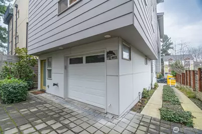 4413 Meridian Avenue N, Seattle, WA 98103 - Photo 32