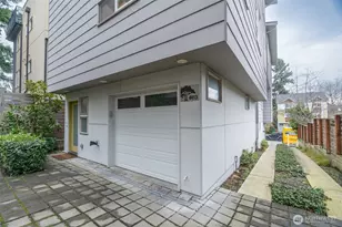 4413 Meridian Ave N, Seattle, WA 98103 - Photo 32