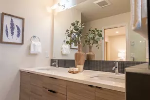 4413 Meridian Ave N, Seattle, WA 98103 - Photo 16