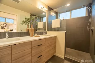 4413 Meridian Ave N, Seattle, WA 98103 - Photo 16