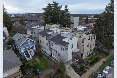 4413 Meridian Avenue N, Seattle, WA 98103 - Photo 30