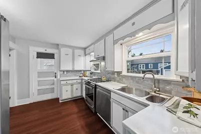 1829 Washington Avenue, Enumclaw, WA 98022 - Photo 8