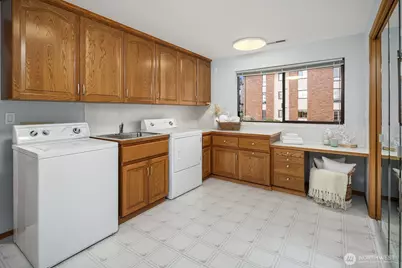 505 Pine Street #301, Edmonds, WA 98020 - Photo 32