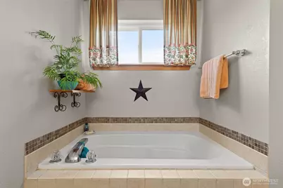 648 Kaitlyn St W, Eatonville, WA 98328 - Photo 18