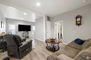 315 W 4th St, Prescott, WA 99348 - Photo 4