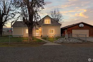 315 W 4th St, Prescott, WA 99348 - Photo 1