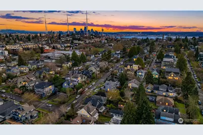 2113 3rd Avenue W, Seattle, WA 98119 - Photo 38