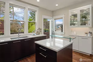 2113 3rd Ave W, Seattle, WA 98119 - Photo 10