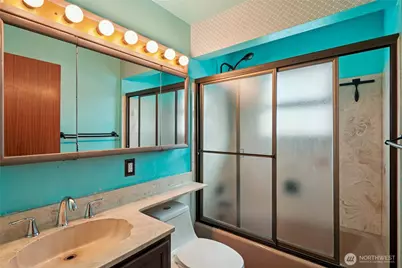 6628 Flora Avenue S, Seattle, WA 98108 - Photo 16