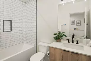 2337 10th Ave E, Seattle, WA 98102 - Photo 8