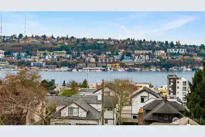 2337 10th Avenue E #D, Seattle, WA 98102 - Photo 16