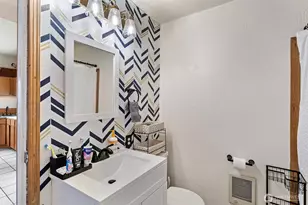 624 E Division Ln, Tacoma, WA 98404 - Photo 12