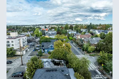 5045 11th Avenue NE, Seattle, WA 98105 - Photo 2