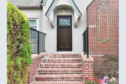 3437 15th Avenue S, Seattle, WA 98144 - Photo 2