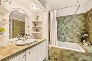 2350 10th Ave E, Seattle, WA 98102 - Photo 18