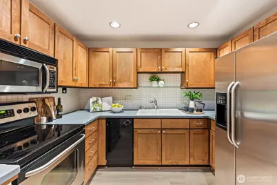 2350 10th Avenue E #227, Seattle, WA 98102 - Photo 12