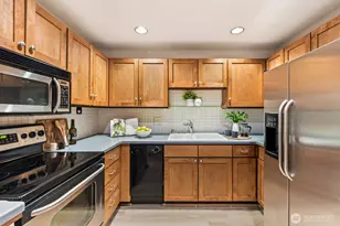 2350 10th Ave E, Seattle, WA 98102 - Photo 12