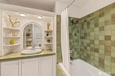 2350 10th Avenue E #227, Seattle, WA 98102 - Photo 20