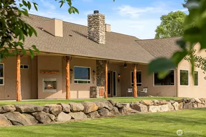 2720 NW Cascade Avenue, East Wenatchee, WA 98802 - Photo 4