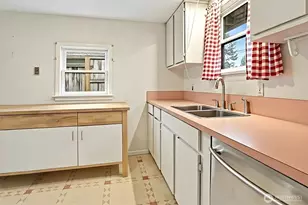 8902 30th Ave NW, Seattle, WA 98117 - Photo 12