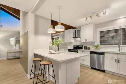 7010 NE 153rd Place, Kenmore, WA 98028 - Photo 8