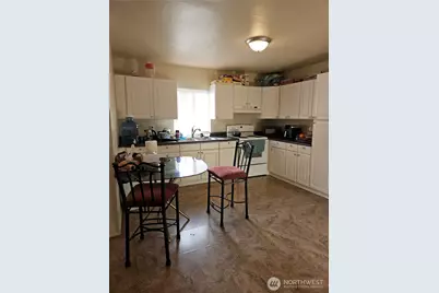 9638 D Street E, Tacoma, WA 98445 - Photo 6