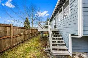 2210 180th St SW, Lynnwood, WA 98037 - Photo 20