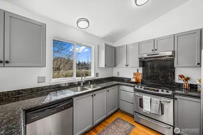 2210 180th Street SW, Lynnwood, WA 98037 - Photo 8