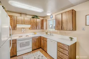 19114 60th St E, Lake Tapps, WA 98391 - Photo 12