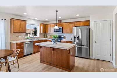 15623 44th Place W #Unit B, Lynnwood, WA 98087 - Photo 6