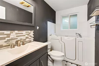 8214 Woodbourne Drive SW, Lakewood, WA 98499 - Photo 14