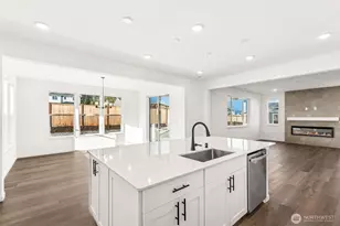 300 N 55th St, Mount Vernon, WA 98273 - Photo 8