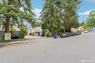 12600 SE 42nd St, Bellevue, WA 98006 - Photo 20