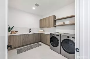 10204 NE 43rd St, Kirkland, WA 98033 - Photo 24