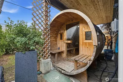 2404 Cherry Street, Bellingham, WA 98225 - Photo 32