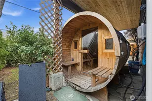 2404 Cherry St, Bellingham, WA 98225 - Photo 32