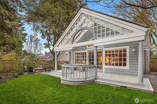 7016 28th Ave NE, Seattle, WA 98115 - Photo 2