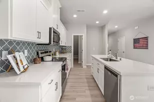 1332 60th Ave NE, Tacoma, WA 98422 - Photo 4