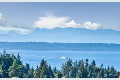 1133 Emerald Hills Drive, Edmonds, WA 98020 - Photo 2