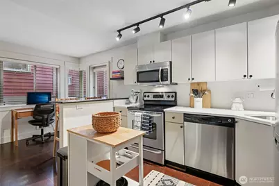 120 NW 39th Street #206, Seattle, WA 98107 - Photo 8