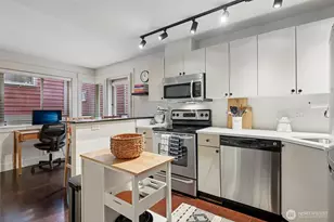 120 NW 39th St, Seattle, WA 98107 - Photo 8