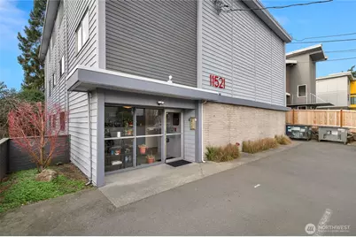 11521 Greenwood Avenue N, Seattle, WA 98133 - Photo 2