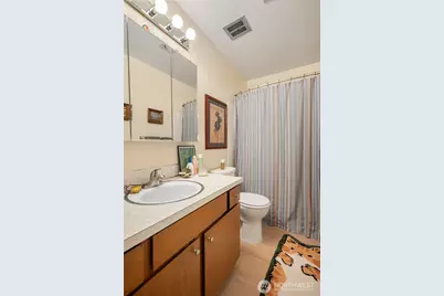 11521 Greenwood Avenue N, Seattle, WA 98133 - Photo 12